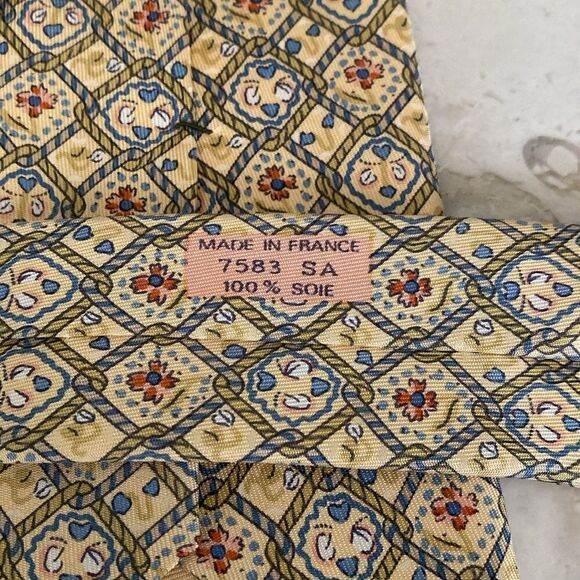 Authentic Hermes 100% Silk Tie - As New - Picture 7 of 8